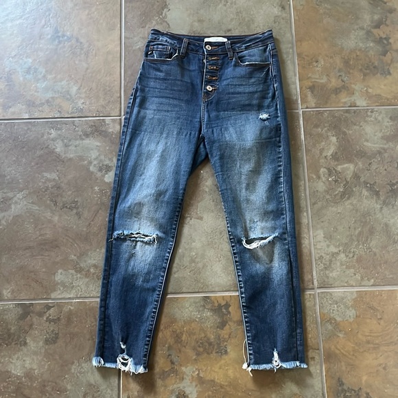 KanCan Denim - Women’s KanCan raw edge ripped jeans, size 27 good condition lightly worn